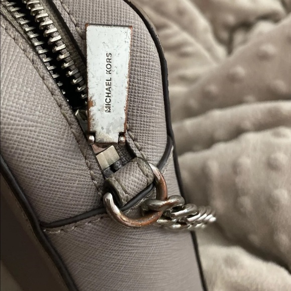 Michael Kors Grey Jet Set Crossbody Bag - Picture 7 of 10